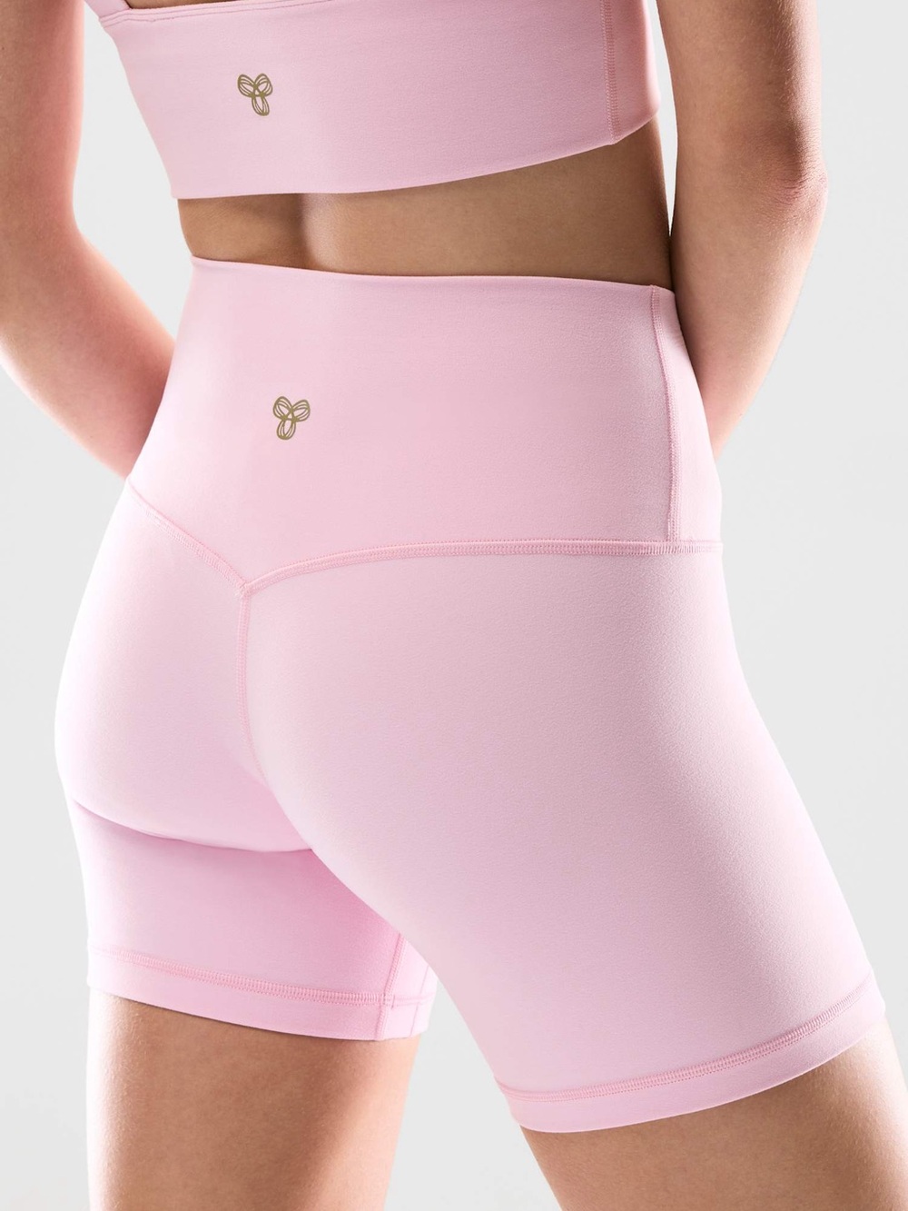 Aritzia Golden BUTTER Cheeky Infinite Hi-Rise 5” Shorts Milkshake Pink Size 6